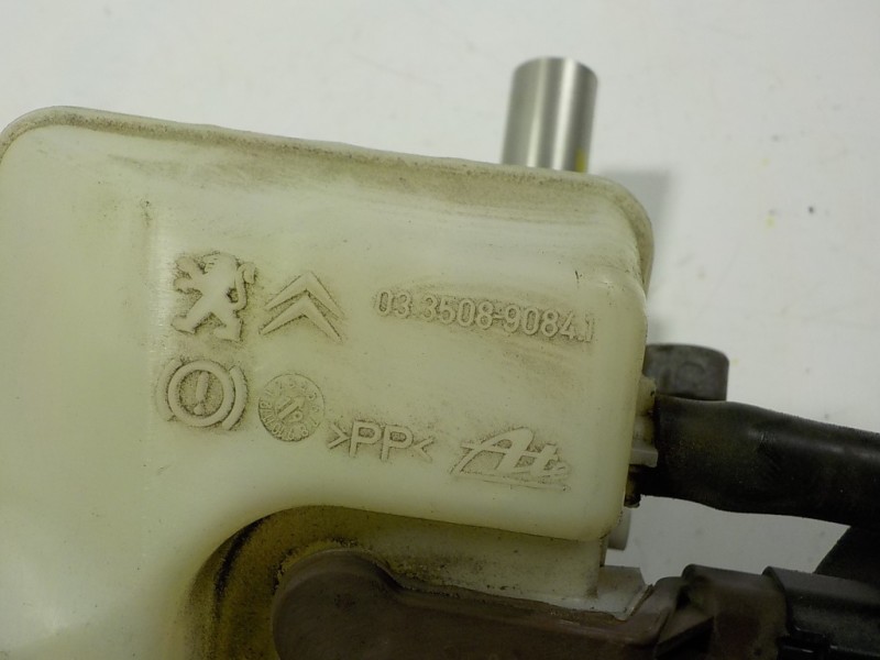 Recambio de bomba freno para peugeot 308 sw 1.5 blue-hdi fap referencia OEM IAM 1610017880 9807651580 