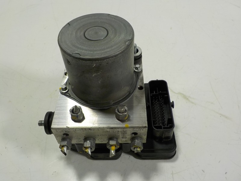 Recambio de abs para renault clio v 1.5 blue dci diesel fap referencia OEM IAM  476606054R 