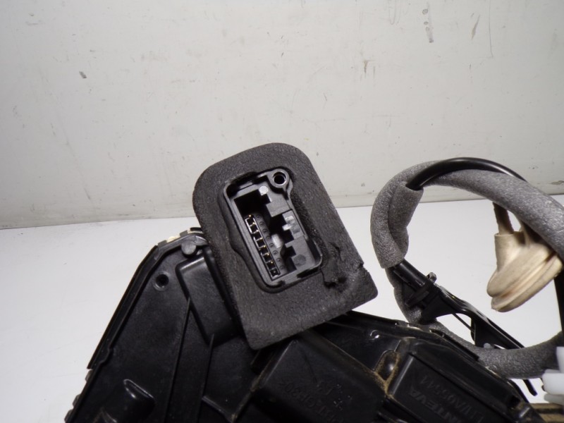 Recambio de cerradura puerta trasera izquierda para volkswagen arteon (3h7) elegance referencia OEM IAM 5NA839015E 5NA839015C 