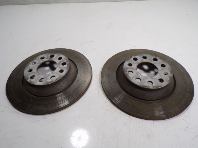 Recambio de disco freno trasero para volkswagen arteon (3h7) elegance referencia OEM IAM 3Q0615601  