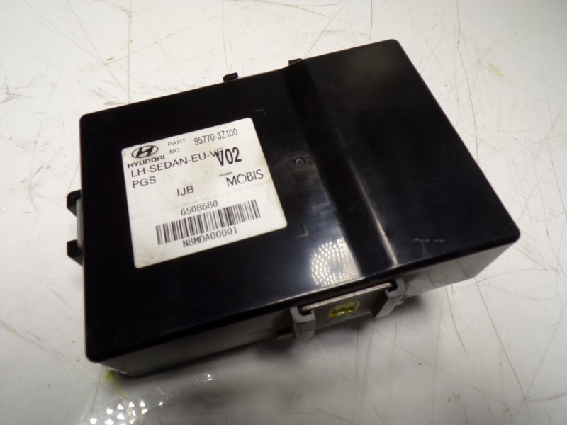 Recambio de modulo electronico para hyundai i40 1.7 crdi cat referencia OEM IAM 957703Z100 957703Z100 