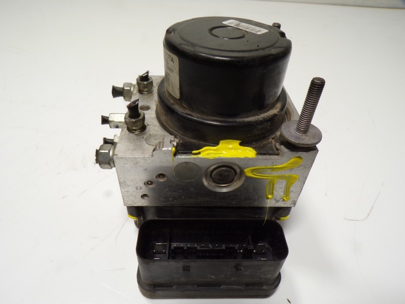 Recambio de abs para toyota yaris 1.0 cat referencia OEM IAM 440500D380 445400D030 