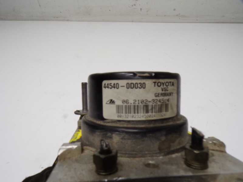 Recambio de abs para toyota yaris 1.0 cat referencia OEM IAM 440500D380 445400D030 