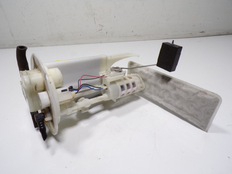 Recambio de aforador para toyota yaris 1.0 cat referencia OEM IAM 777040D070 777040D070 232210Q051