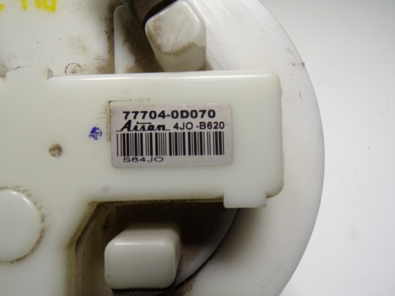 Recambio de aforador para toyota yaris 1.0 cat referencia OEM IAM 777040D070 777040D070 232210Q051