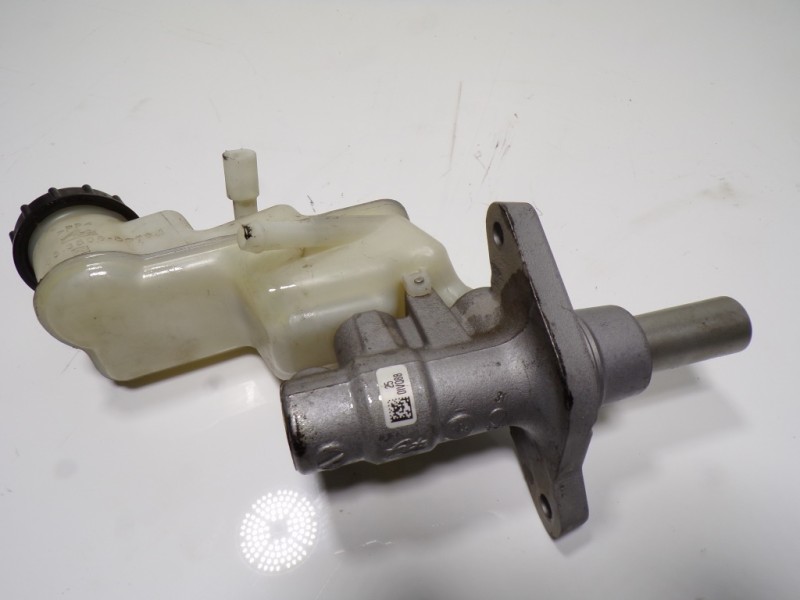 Recambio de bomba freno para toyota yaris 1.0 cat referencia OEM IAM 4720109650 350887761 