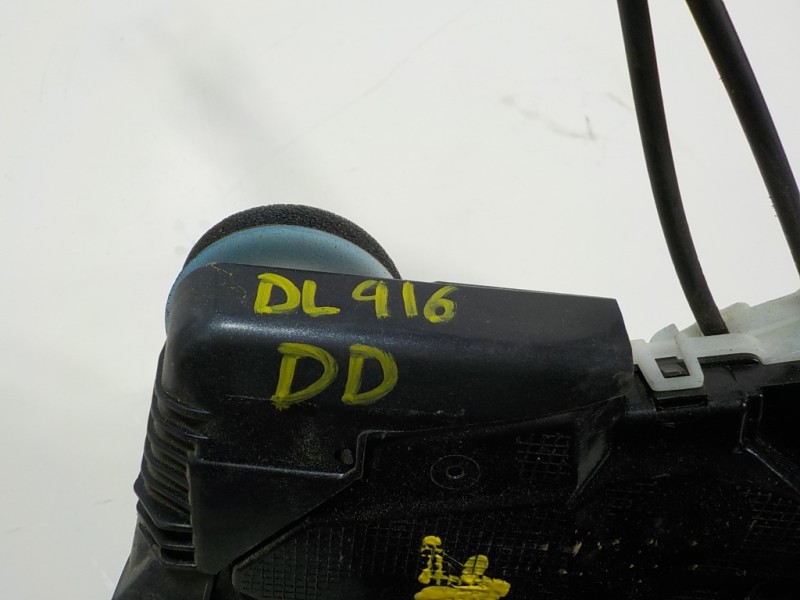 Recambio de cerradura puerta delantera derecha para toyota yaris 1.0 cat referencia OEM IAM 690300D540 U3111130F3 