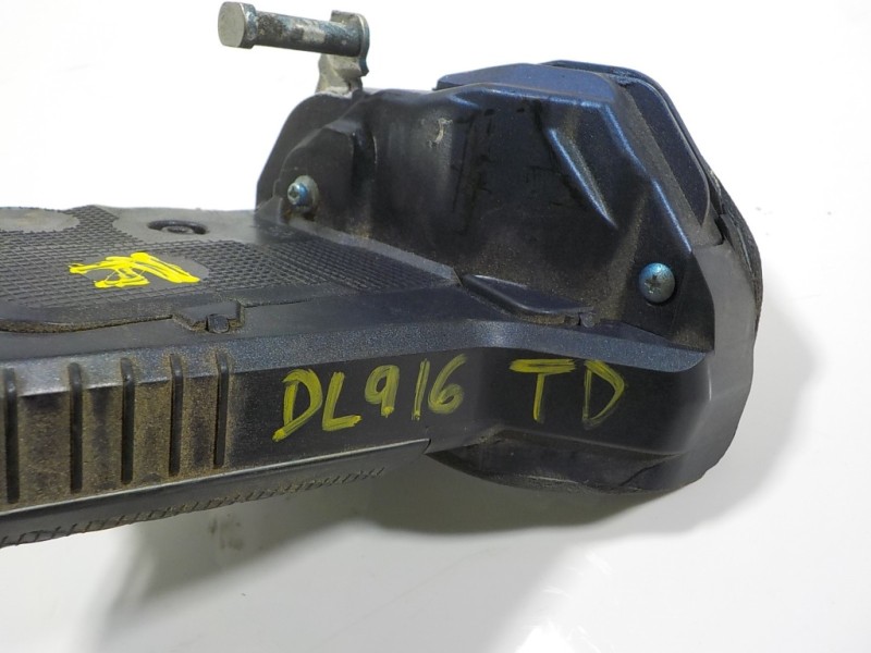 Recambio de cerradura puerta trasera derecha para toyota yaris 1.0 cat referencia OEM IAM 690500D310 U2014110F2 