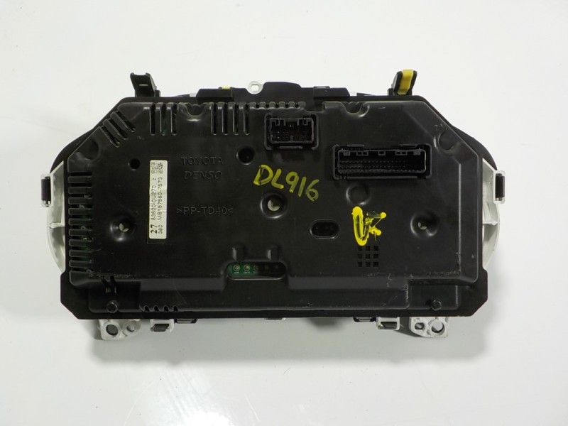 Recambio de cuadro instrumentos para toyota yaris 1.0 cat referencia OEM IAM 838000U270 838000U270 