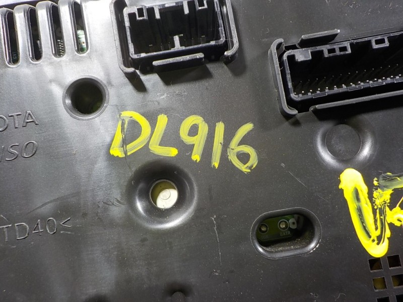 Recambio de cuadro instrumentos para toyota yaris 1.0 cat referencia OEM IAM 838000U270 838000U270 