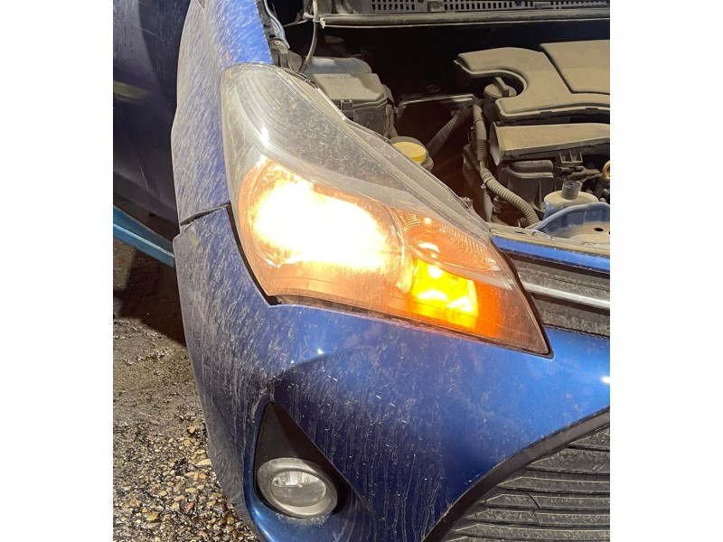 Recambio de faro antiniebla derecho para toyota yaris 1.0 cat referencia OEM IAM 8121002110 8121002110 