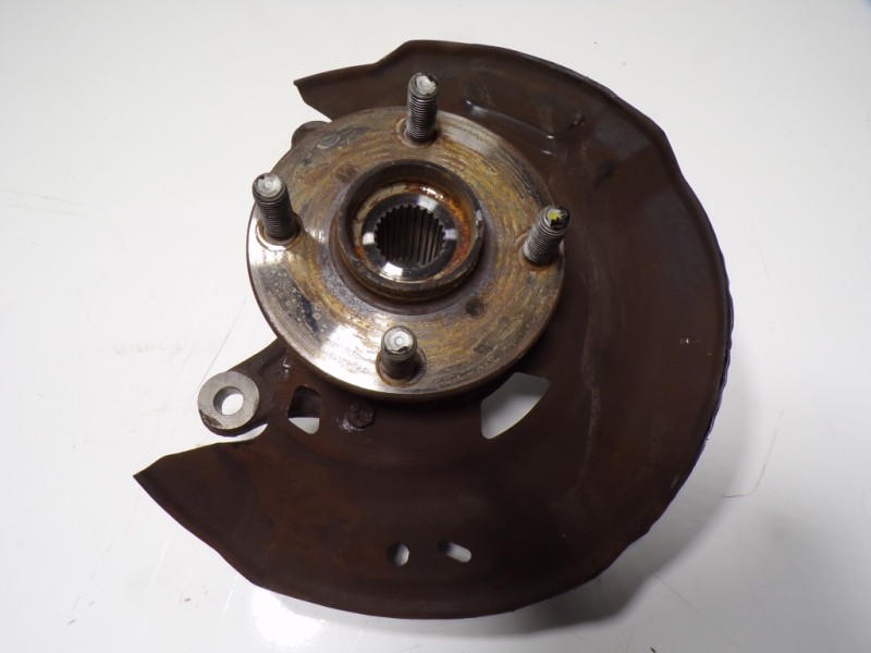 Recambio de mangueta delantera izquierda para toyota yaris 1.0 cat referencia OEM IAM 432120D230  435020D101