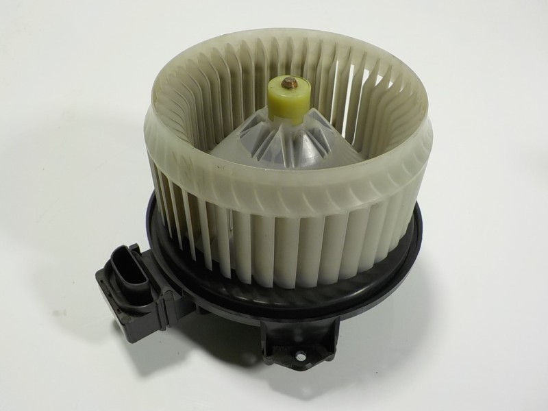 Recambio de motor calefaccion para toyota yaris 1.0 cat referencia OEM IAM 871030D101 AV1370 