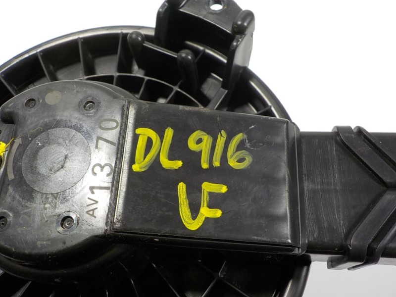 Recambio de motor calefaccion para toyota yaris 1.0 cat referencia OEM IAM 871030D101 AV1370 