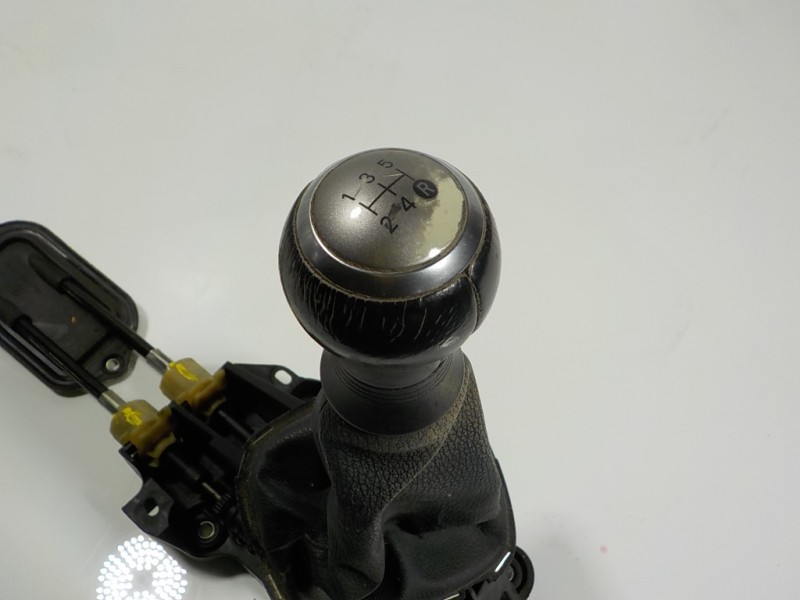 Recambio de palanca cambio para toyota yaris 1.0 cat referencia OEM IAM 335300D040 335300D040 338200D090