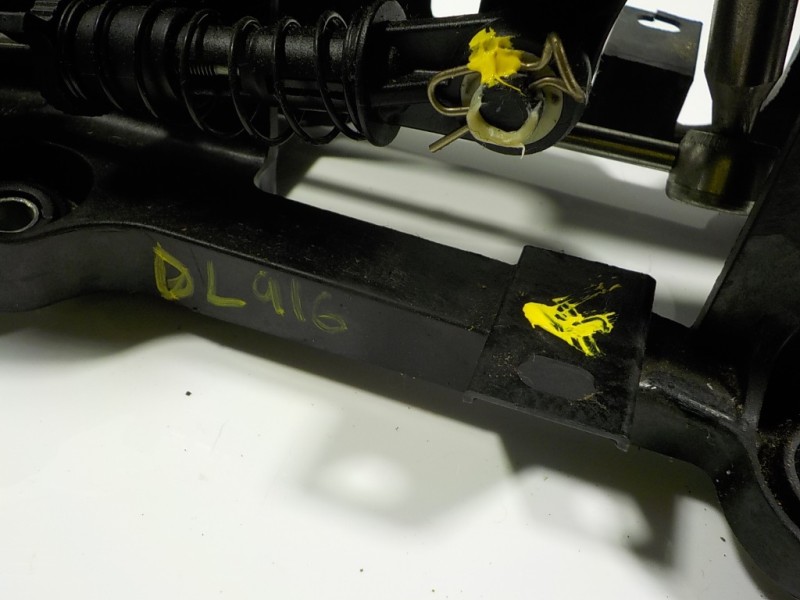 Recambio de palanca cambio para toyota yaris 1.0 cat referencia OEM IAM 335300D040 335300D040 338200D090