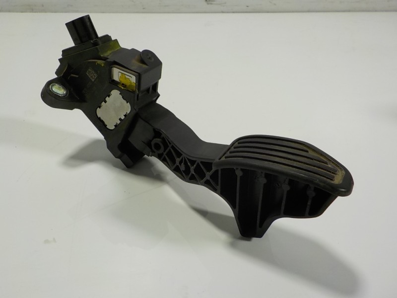 Recambio de potenciometro pedal para toyota yaris 1.0 cat referencia OEM IAM 781100D110 781100D110 