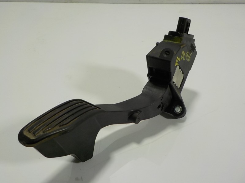Recambio de potenciometro pedal para toyota yaris 1.0 cat referencia OEM IAM 781100D110 781100D110 