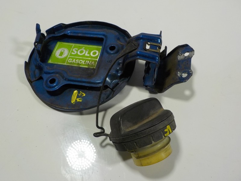 Recambio de tapa combustible para toyota yaris 1.0 cat referencia OEM IAM 773500D080  