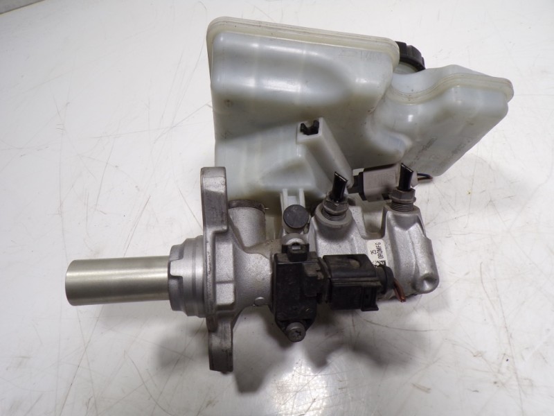 Recambio de bomba freno para volkswagen golf vii variant 2.0 tdi referencia OEM IAM 5Q1611021A 5Q1611301D 