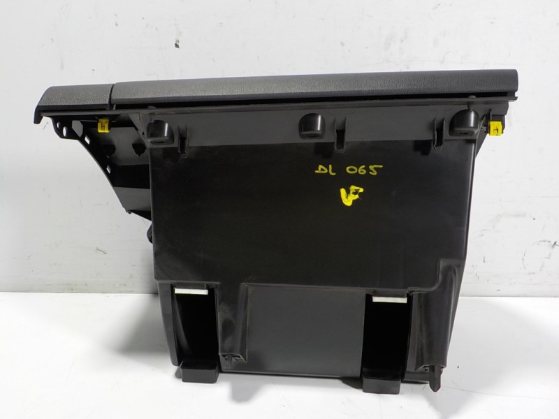 Recambio de guantera para renault kadjar 1.2 tce energy referencia OEM IAM 682526225R 685002635R 685002635R