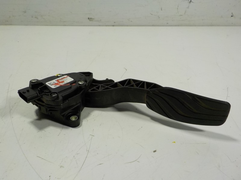 Recambio de potenciometro pedal para renault kadjar 1.2 tce energy referencia OEM IAM 18002DF30B 180024BA0B 