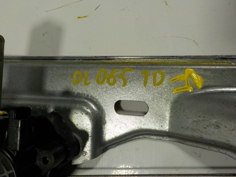 Recambio de elevalunas trasero derecho para renault kadjar 1.2 tce energy referencia OEM IAM 827004EA0A 827004EA0A 