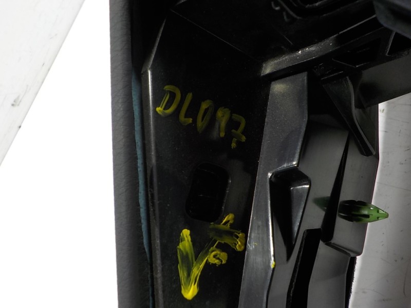 Recambio de apoyabrazos central para bmw serie 5 touring (f11) 520d xdrive referencia OEM IAM 51169299323  51169288907