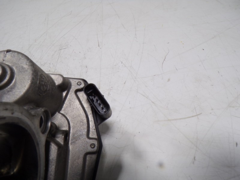 Recambio de caja mariposa para bmw serie 5 touring (f11) 520d xdrive referencia OEM IAM 13547810752 7810752 