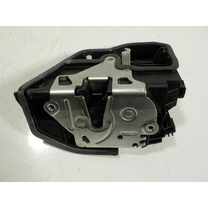 Recambio de cerradura puerta delantera izquierda para bmw serie 5 touring (f11) 520d xdrive referencia OEM IAM 51217202143 72021