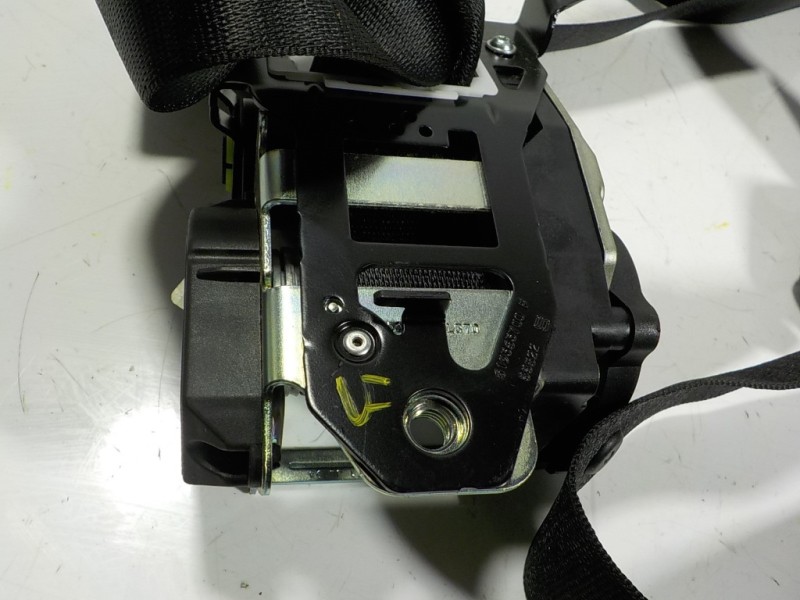 Recambio de cinturon seguridad delantero derecho para bmw serie 5 touring (f11) 520d xdrive referencia OEM IAM 72117382318 73823