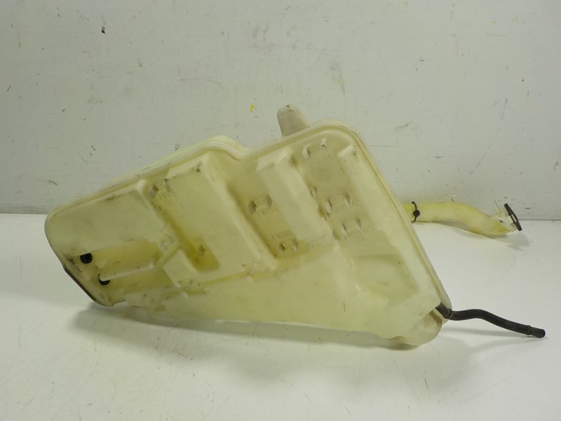 Recambio de deposito limpia para bmw serie 5 touring (f11) 520d xdrive referencia OEM IAM 61667269669 7269663AI02 