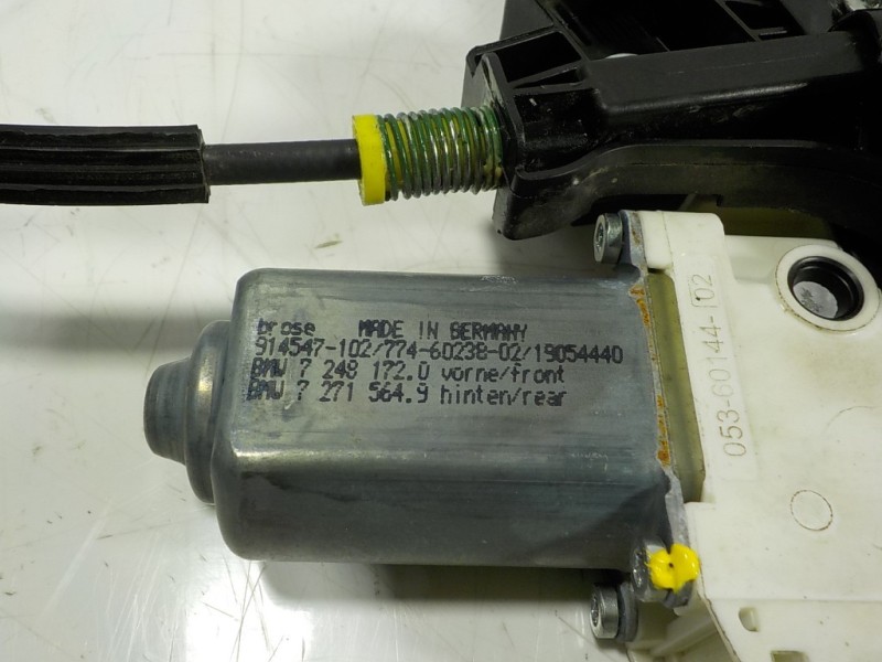 Recambio de elevalunas delantero derecho para bmw serie 5 touring (f11) 520d xdrive referencia OEM IAM 51337182132 72481720 