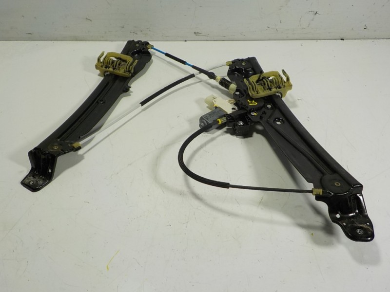 Recambio de elevalunas delantero izquierdo para bmw serie 5 touring (f11) 520d xdrive referencia OEM IAM 51337182131 72481710 51