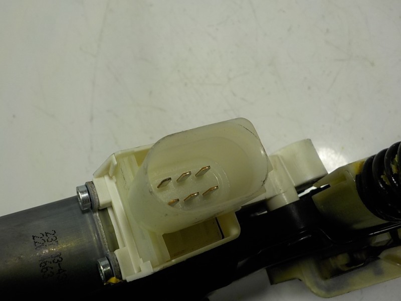 Recambio de elevalunas delantero izquierdo para bmw serie 5 touring (f11) 520d xdrive referencia OEM IAM 51337182131 72481710 51