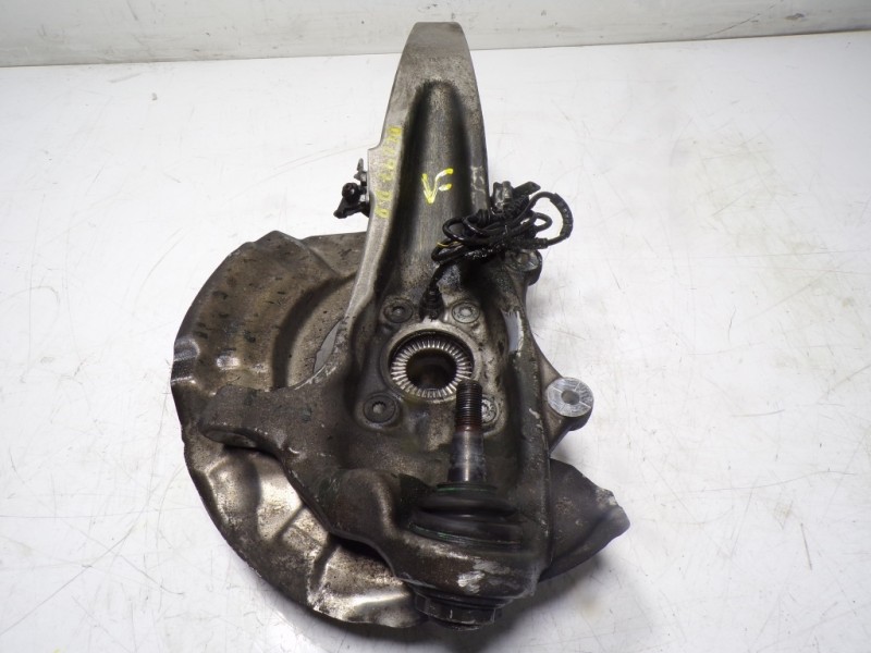 Recambio de mangueta delantera derecha para bmw serie 5 touring (f11) 520d xdrive referencia OEM IAM 31216777752  31206868480