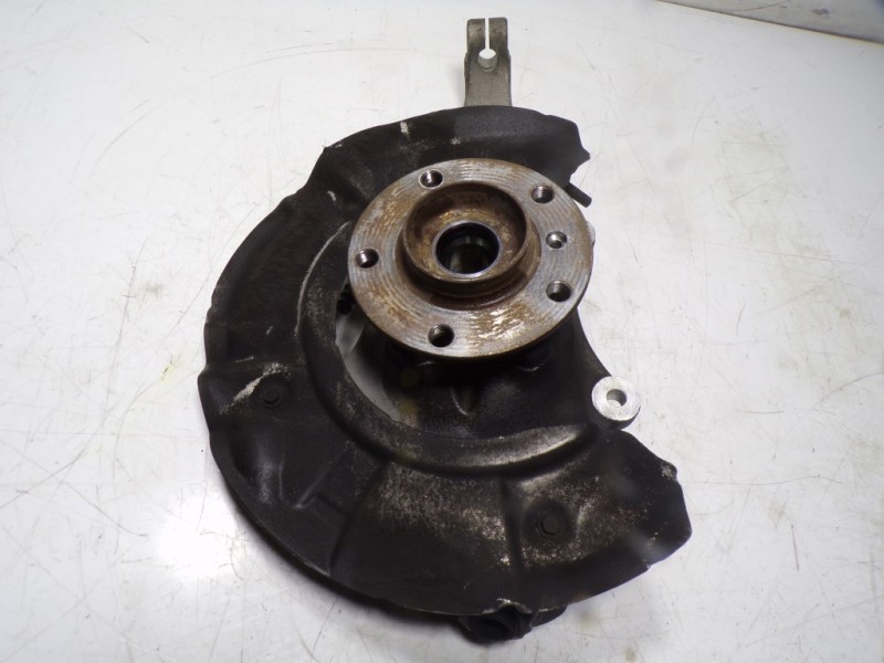 Recambio de mangueta delantera izquierda para bmw serie 5 touring (f11) 520d xdrive referencia OEM IAM 31216777751  31206868480