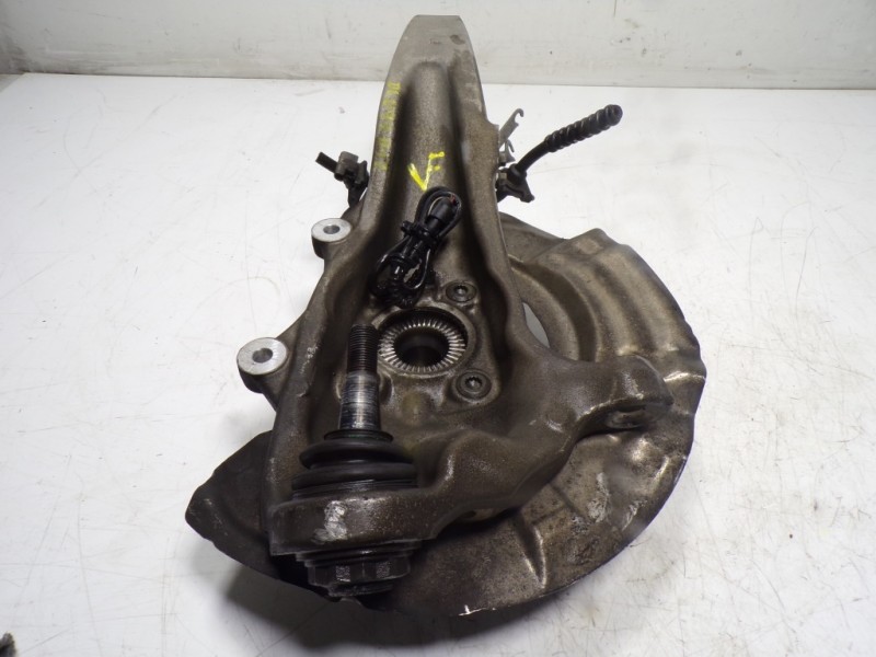 Recambio de mangueta delantera izquierda para bmw serie 5 touring (f11) 520d xdrive referencia OEM IAM 31216777751  31206868480