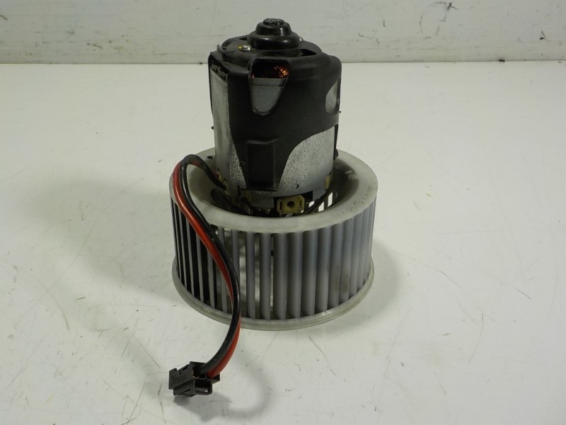 Recambio de motor calefaccion para bmw serie 5 touring (f11) 520d xdrive referencia OEM IAM 64119242607  