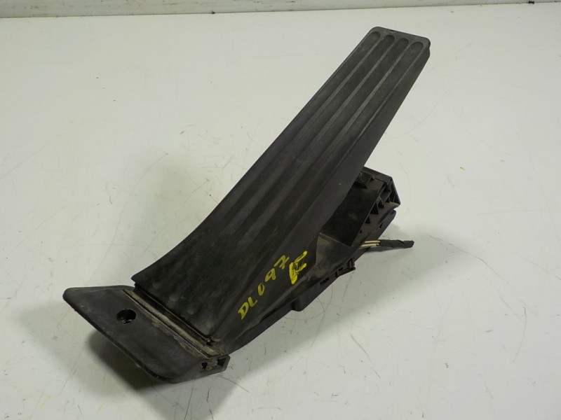 Recambio de potenciometro pedal para bmw serie 5 touring (f11) 520d xdrive referencia OEM IAM 35426860784 3542686078401 