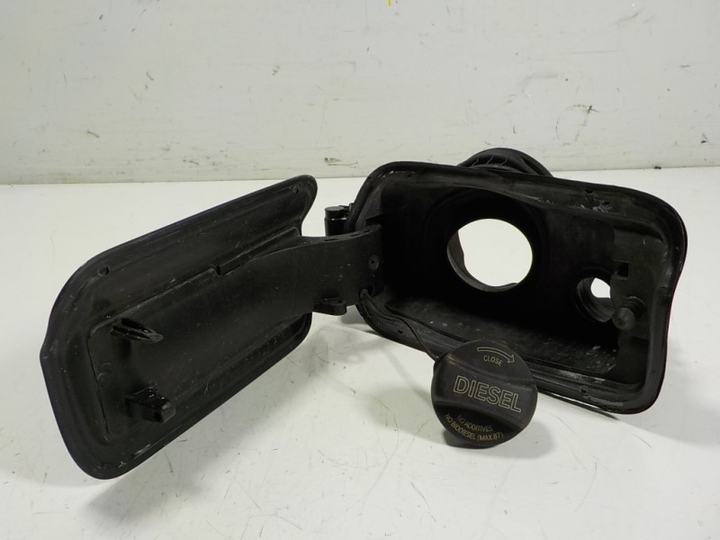 Recambio de tapa combustible para bmw serie 5 touring (f11) 520d xdrive referencia OEM IAM 51177206566 7217767 51177217767