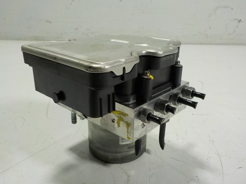 Recambio de abs para opel corsa f electric referencia OEM IAM  9842417680 