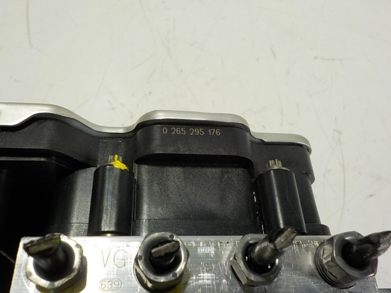 Recambio de abs para opel corsa f electric referencia OEM IAM  9842417680 