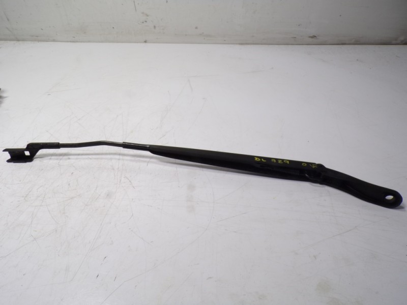 Recambio de brazo limpia delantero derecho para opel corsa f electric referencia OEM IAM   