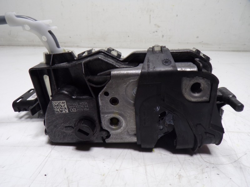 Recambio de cerradura puerta trasera izquierda para opel corsa f electric referencia OEM IAM  444130 