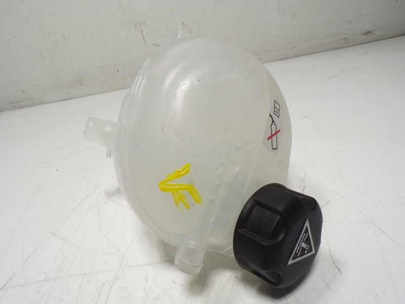 Recambio de deposito expansion para opel corsa f electric referencia OEM IAM  9824198680 