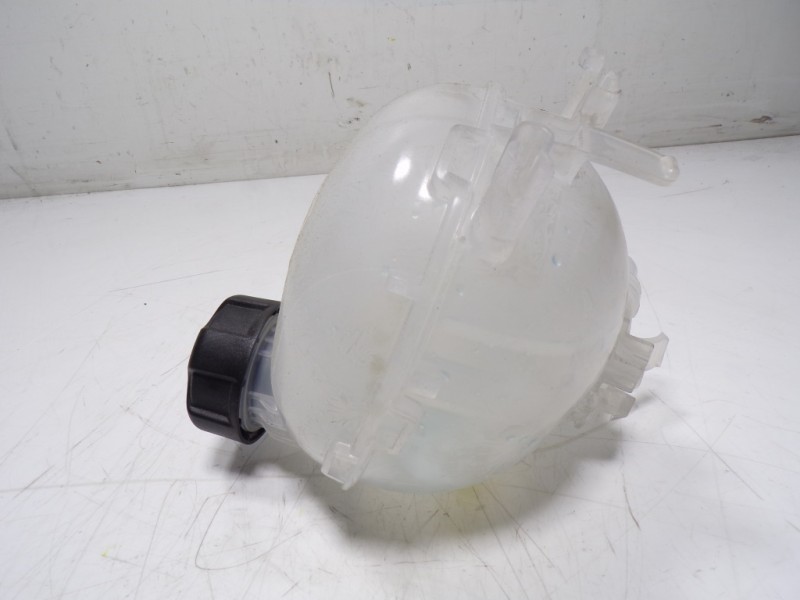 Recambio de deposito expansion para opel corsa f electric referencia OEM IAM  9824198680 
