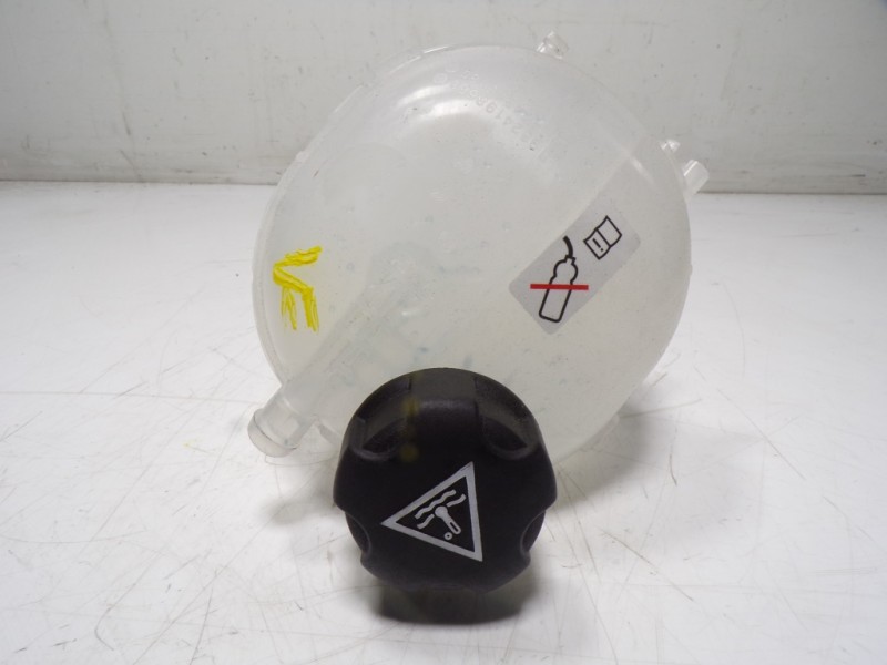 Recambio de deposito expansion para opel corsa f electric referencia OEM IAM  9824198680 