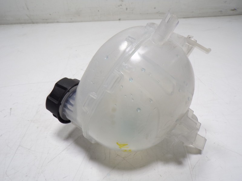 Recambio de deposito expansion para opel corsa f electric referencia OEM IAM  9824198680 