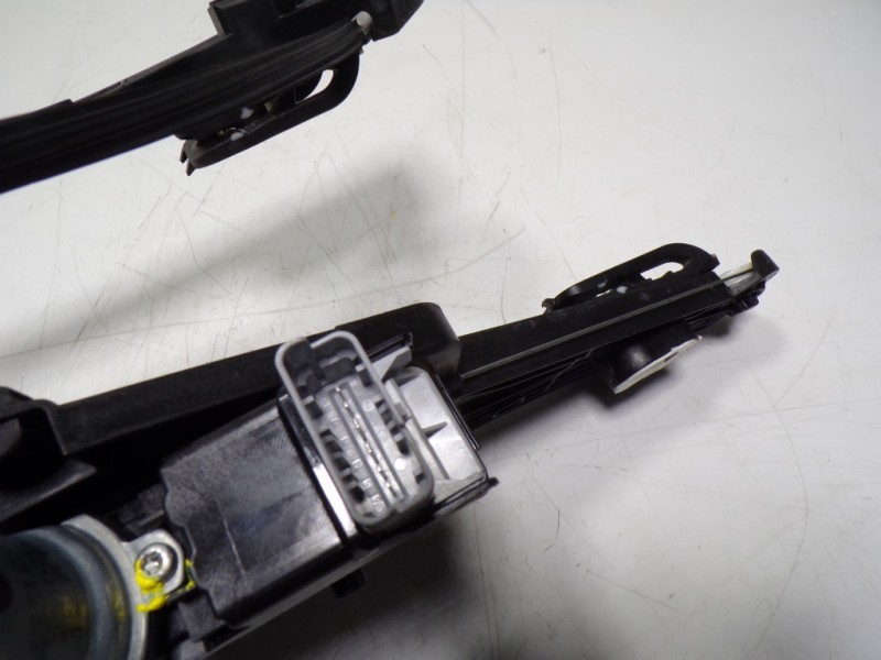 Recambio de elevalunas delantero derecho para opel corsa f electric referencia OEM IAM  982904338000 